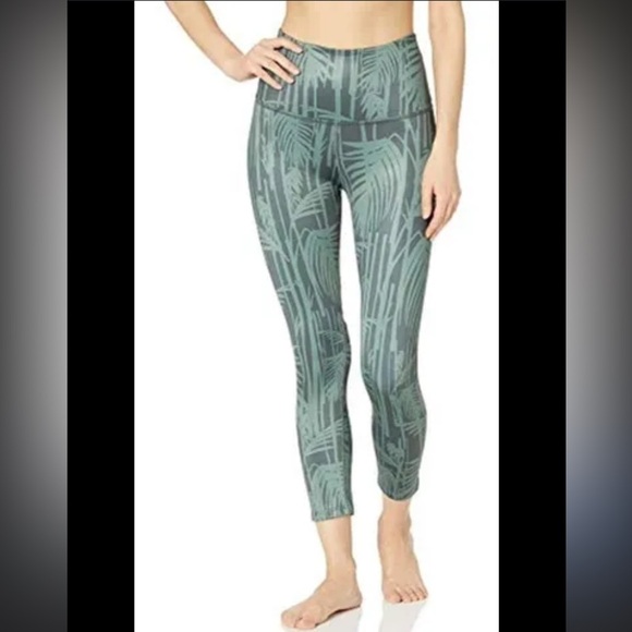 Beyond Yoga Pants - Beyond Yoga High Waisted Green Bamboo Fields Cropped Leggings Large